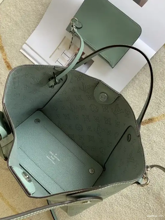 WIS HINA LOUIS PM VUITTON 0509